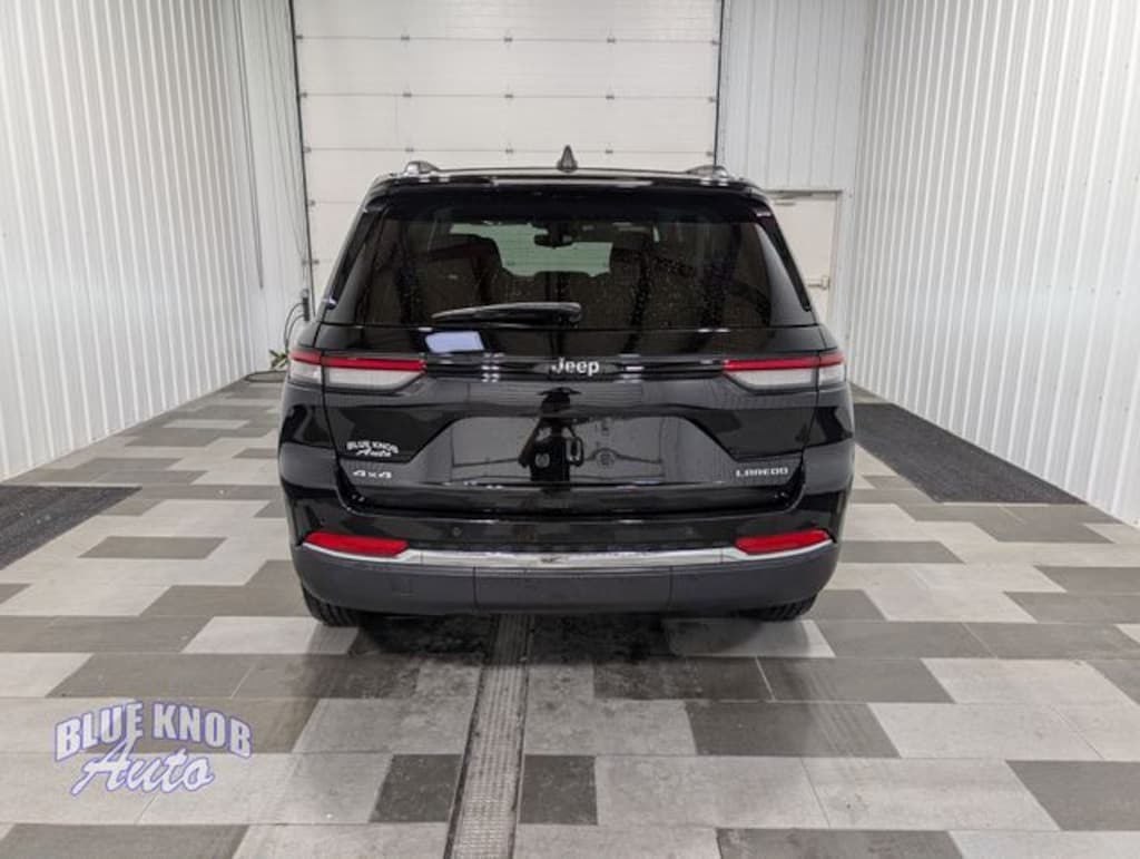 Used 2023 Jeep Grand Cherokee Laredo SUV