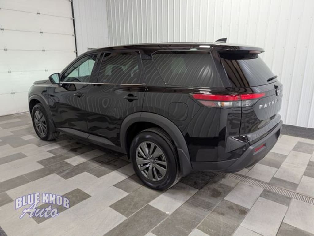 Used 2025 Nissan Pathfinder S SUV