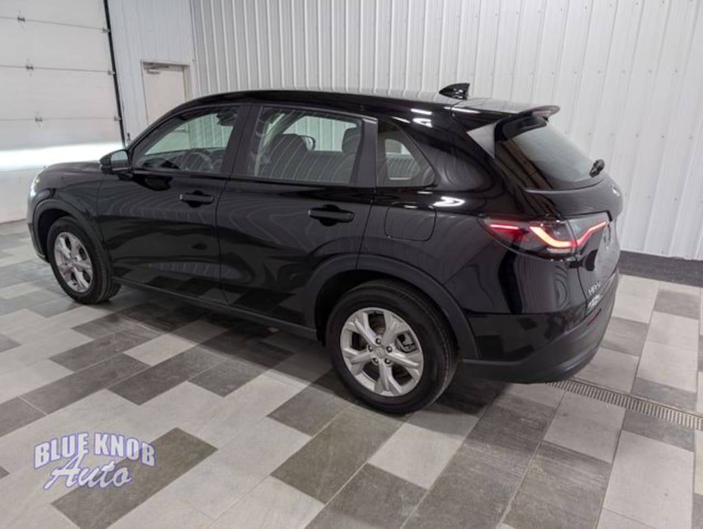 Used 2025 Honda HR-V LX SUV