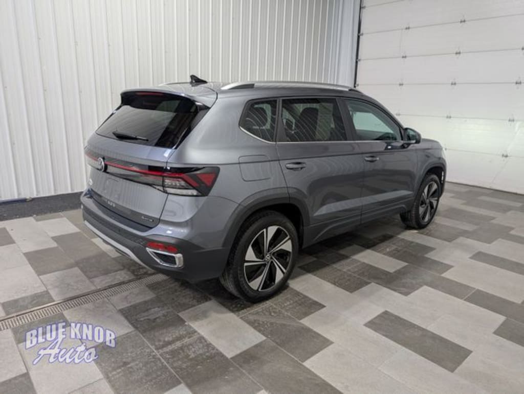 Used 2025 Volkswagen Taos 1.5T SE SUV