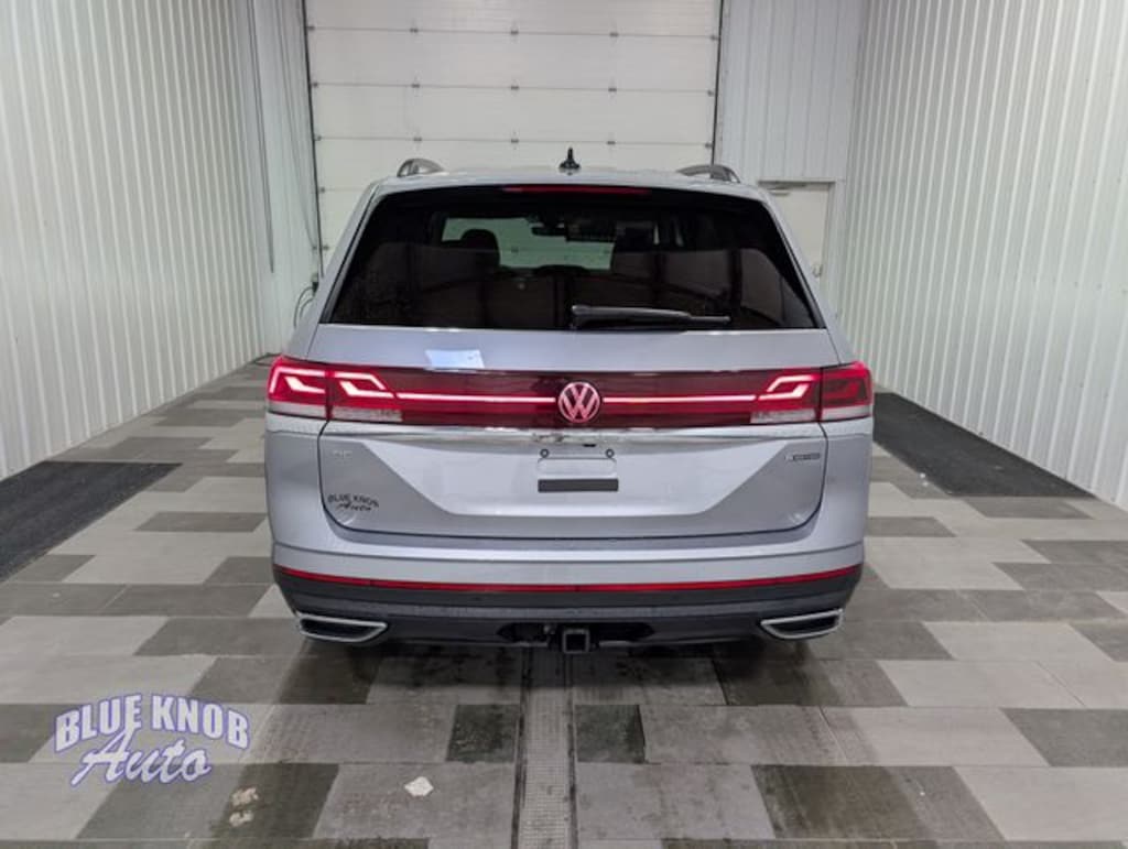 Used 2025 Volkswagen Atlas 2.0T SE w/Technology SUV