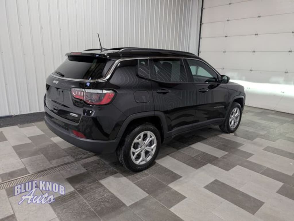 Used 2024 Jeep Compass Latitude SUV