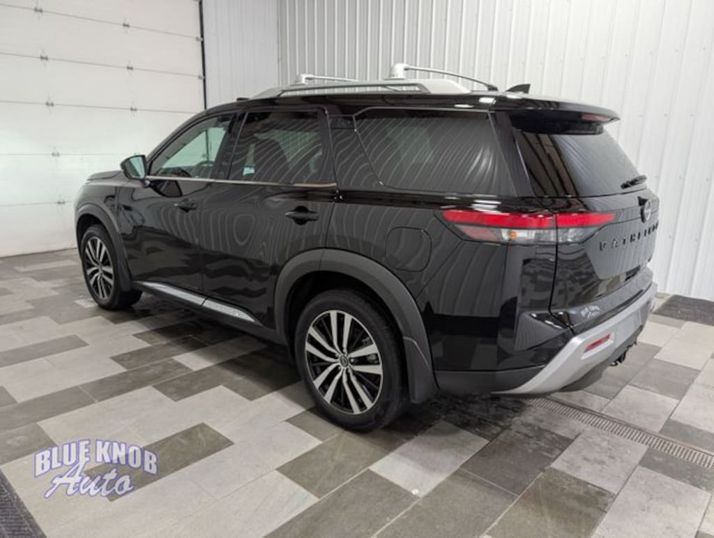 Used 2025 Nissan Pathfinder Platinum SUV