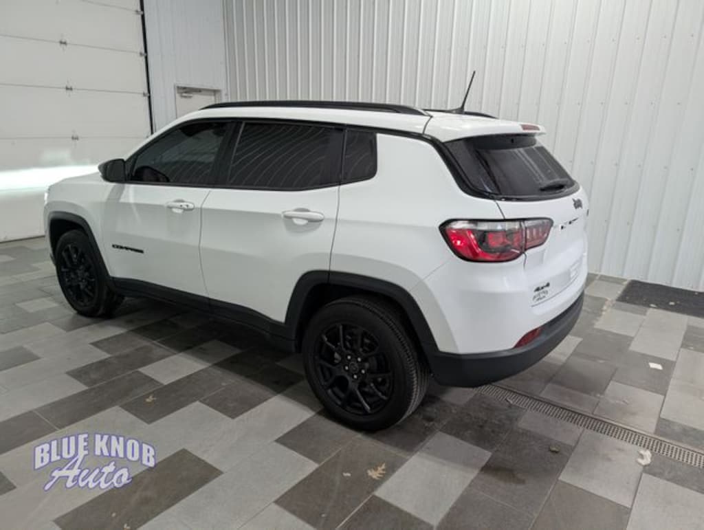 Used 2025 Jeep Compass Latitude SUV