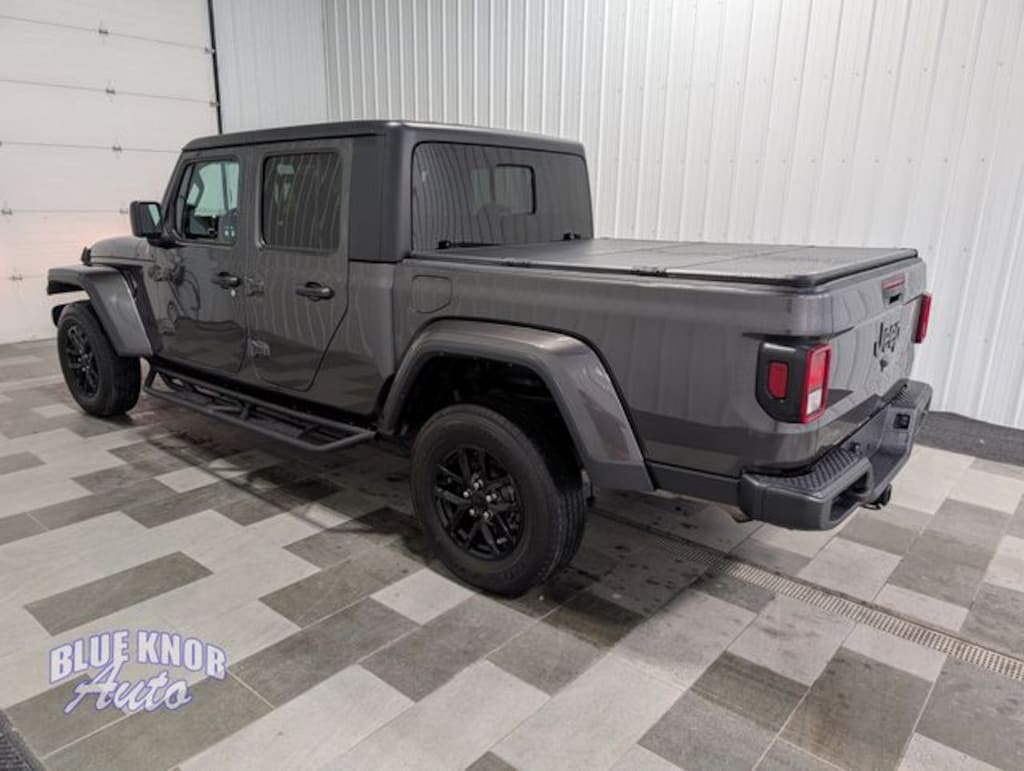 Used 2022 Jeep Gladiator Sport Truck