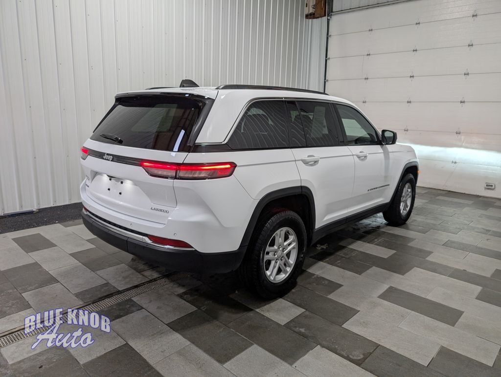 Used 2023 Jeep Grand Cherokee Laredo SUV