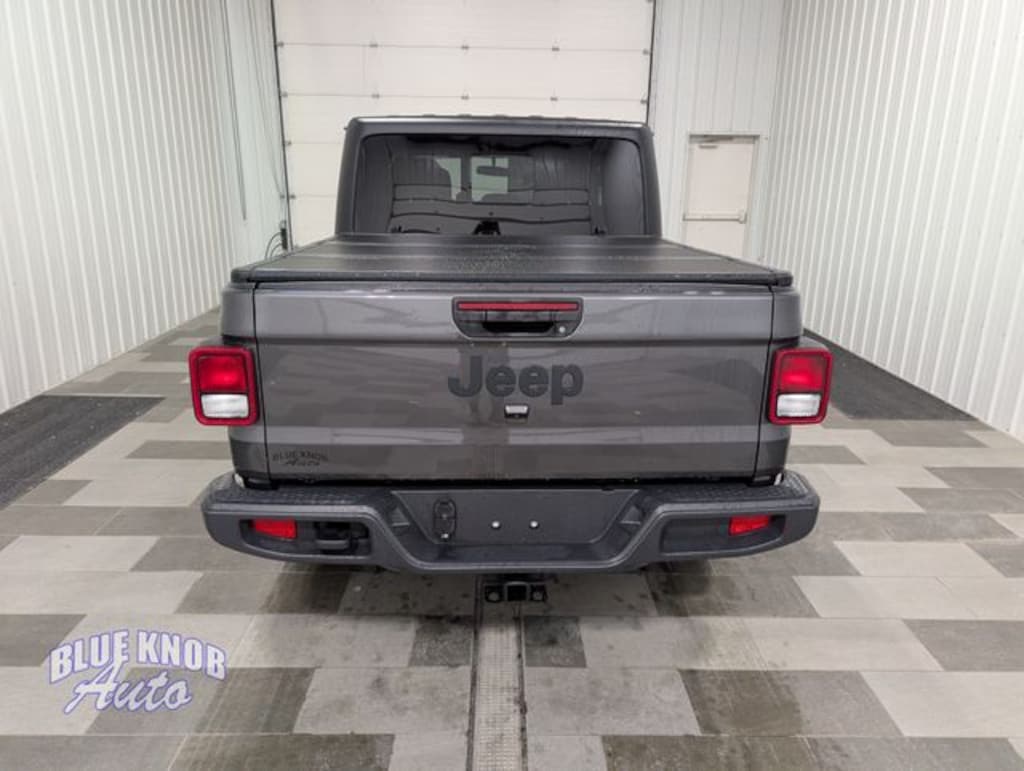Used 2022 Jeep Gladiator Sport Truck