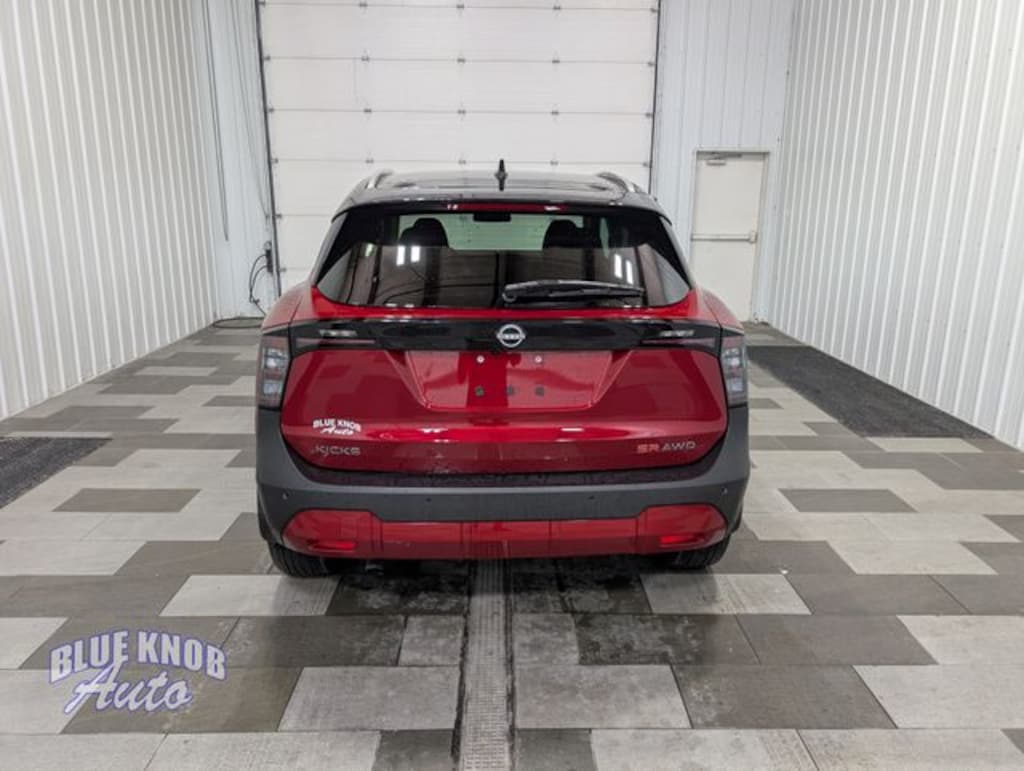 Used 2026 Nissan Kicks SR SUV