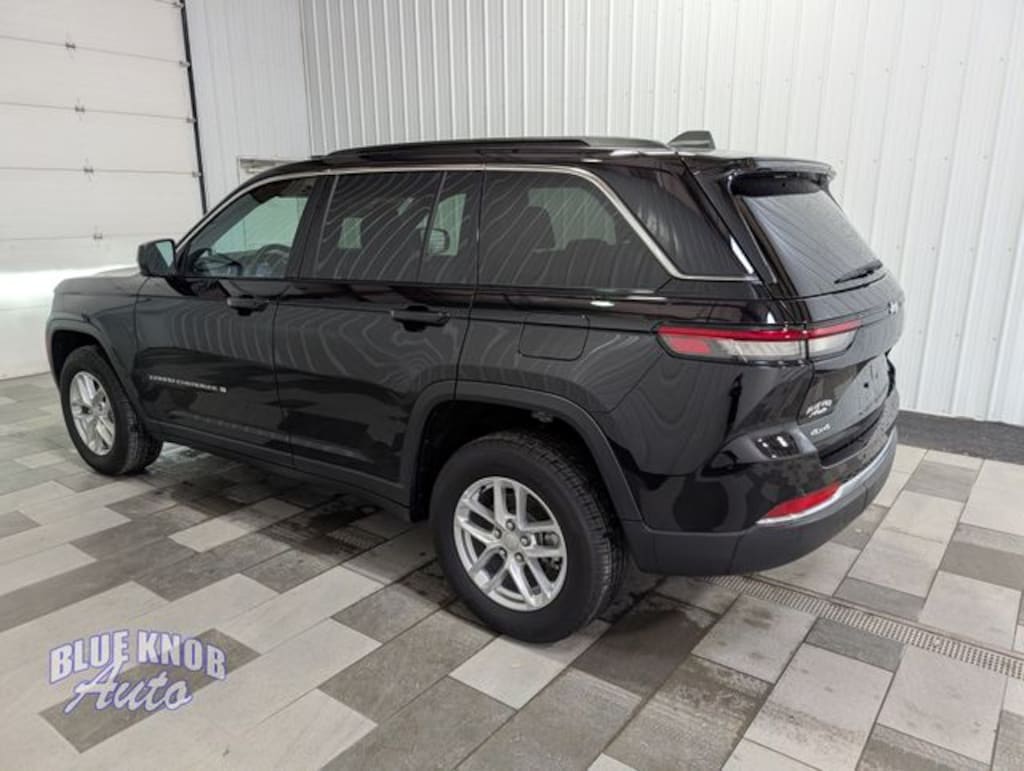 Used 2025 Jeep Grand Cherokee Laredo SUV