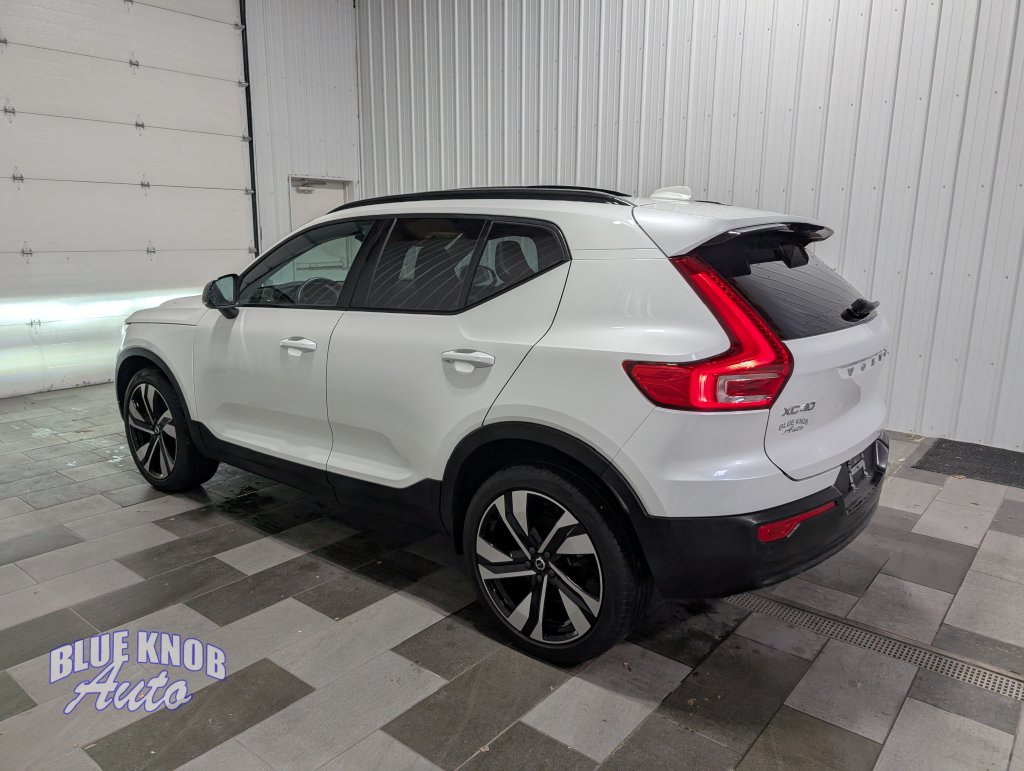 Used 2024 Volvo XC40 B5 Plus Dark Theme SUV