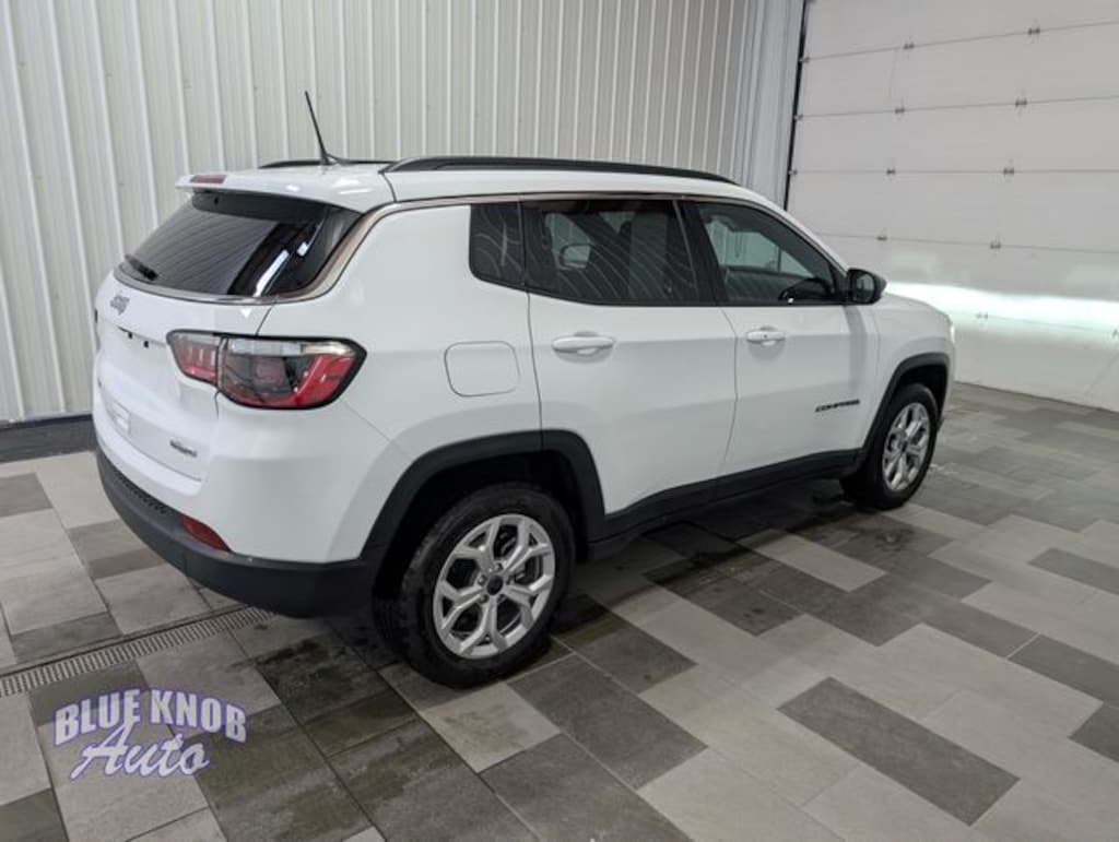 Used 2025 Jeep Compass Latitude SUV