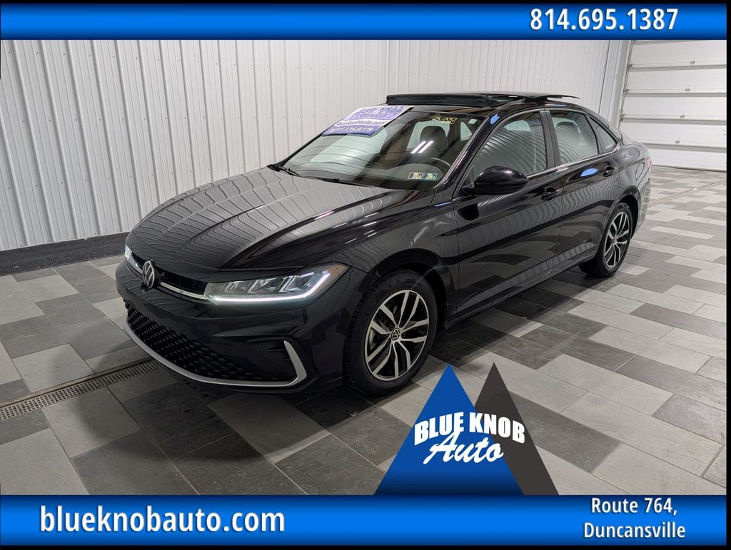 Used 2025 Volkswagen Jetta 1.5T SE Sedan