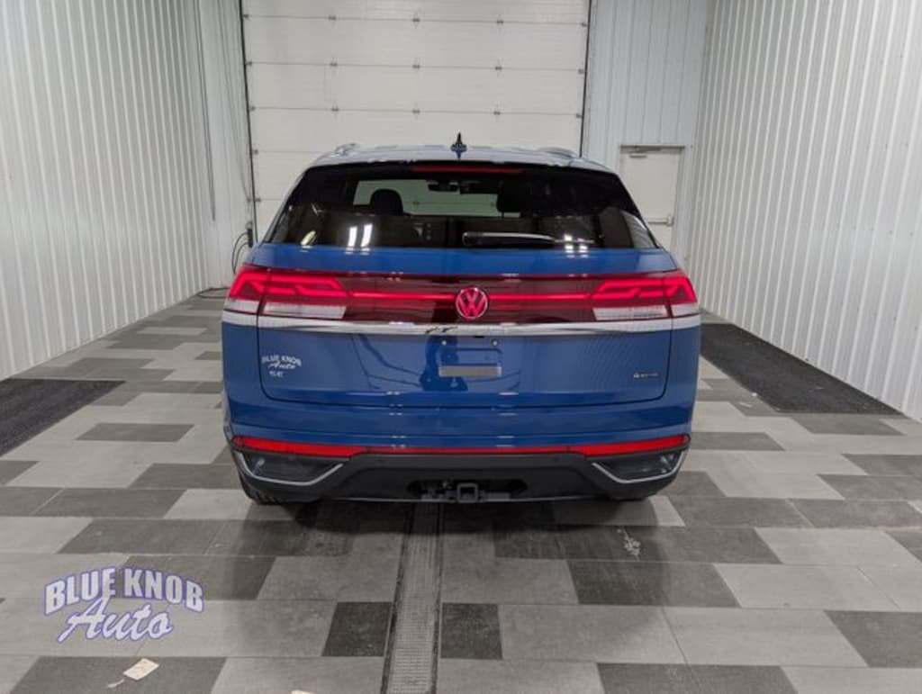 Used 2025 Volkswagen Atlas Cross Sport 2.0T SE w/Technology SUV