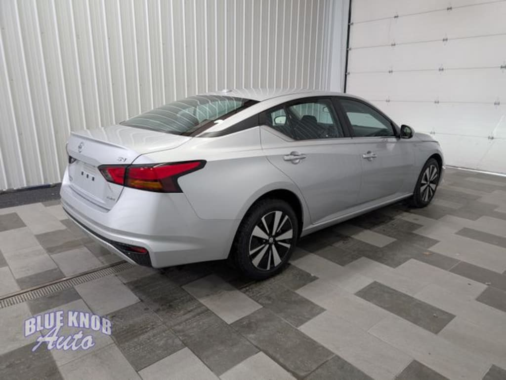 Used 2022 Nissan Altima 2.5 SV Sedan