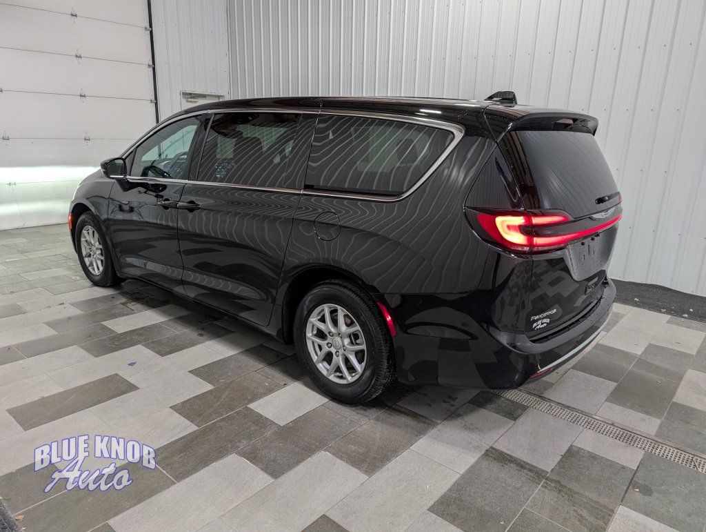 Used 2026 Chrysler Pacifica Select Minivan/Van