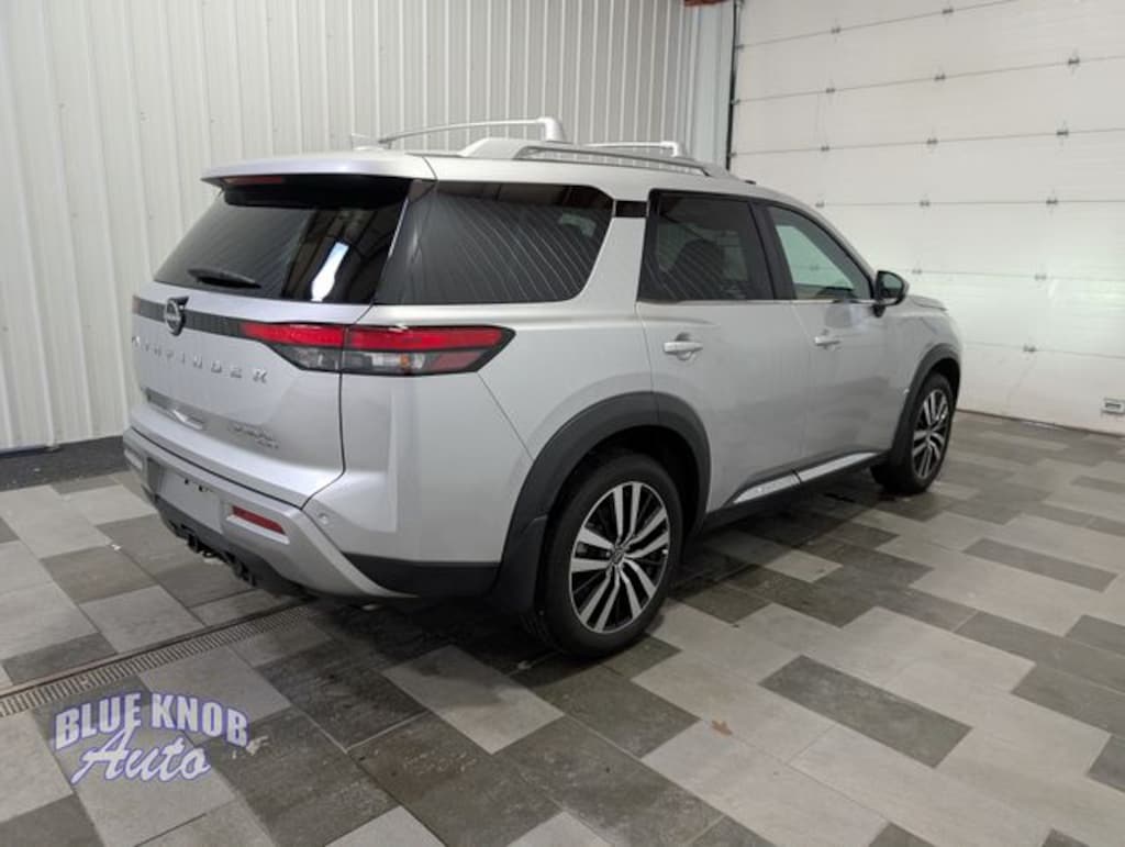 Used 2023 Nissan Pathfinder Platinum SUV