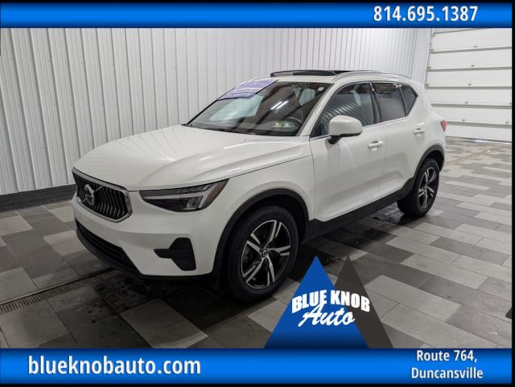Used 2025 Volvo XC40 B5 Core SUV