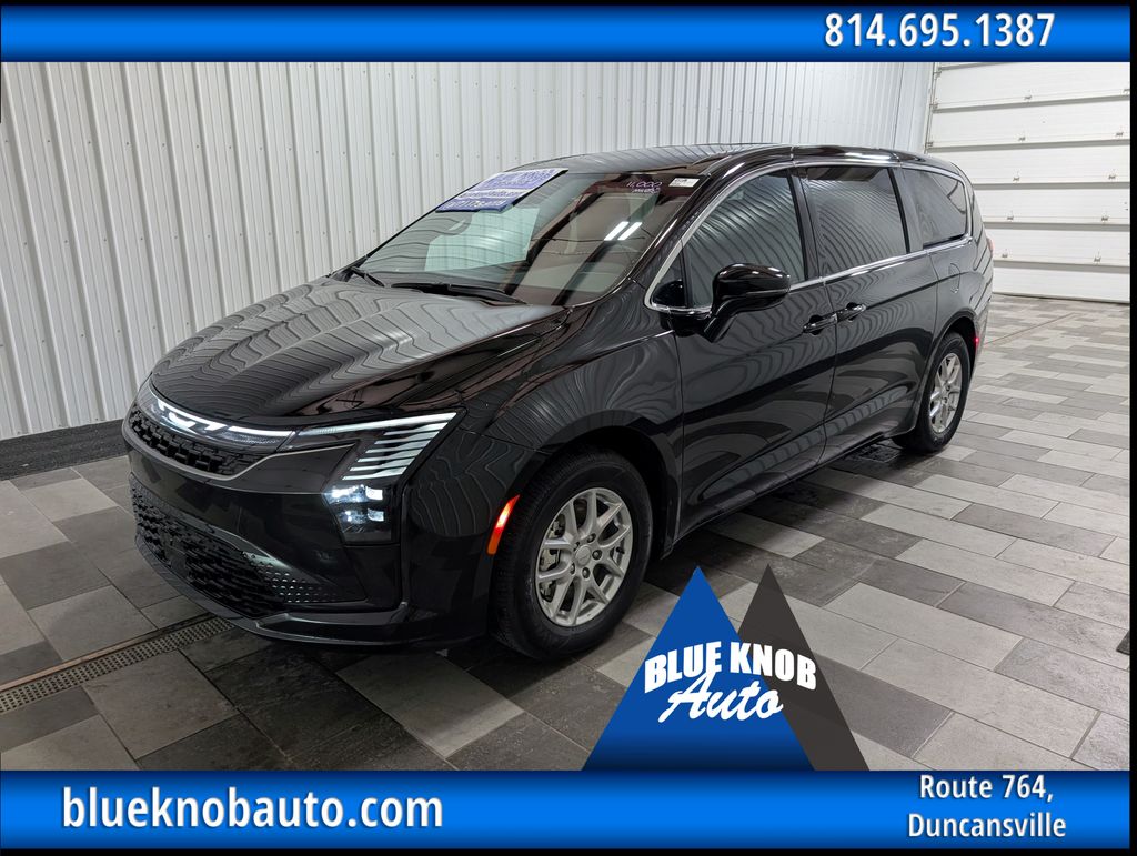 2027 Chrysler Pacifica Select