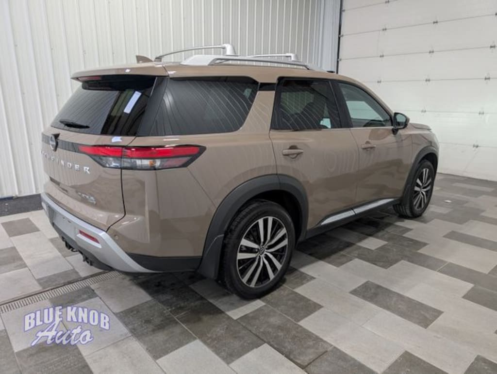 Used 2024 Nissan Pathfinder Platinum SUV