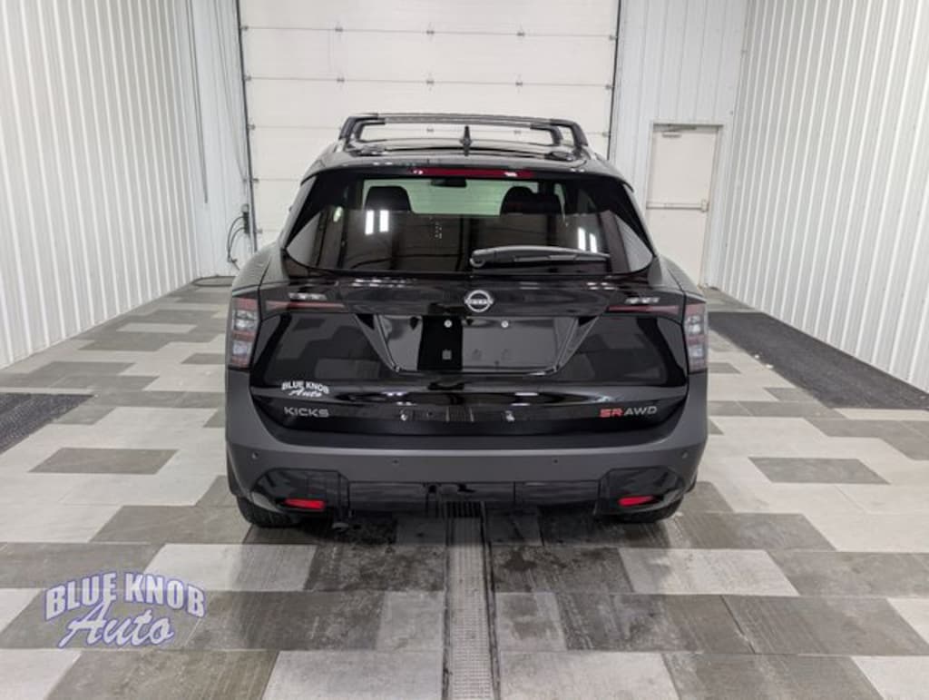 Used 2026 Nissan Kicks SR SUV