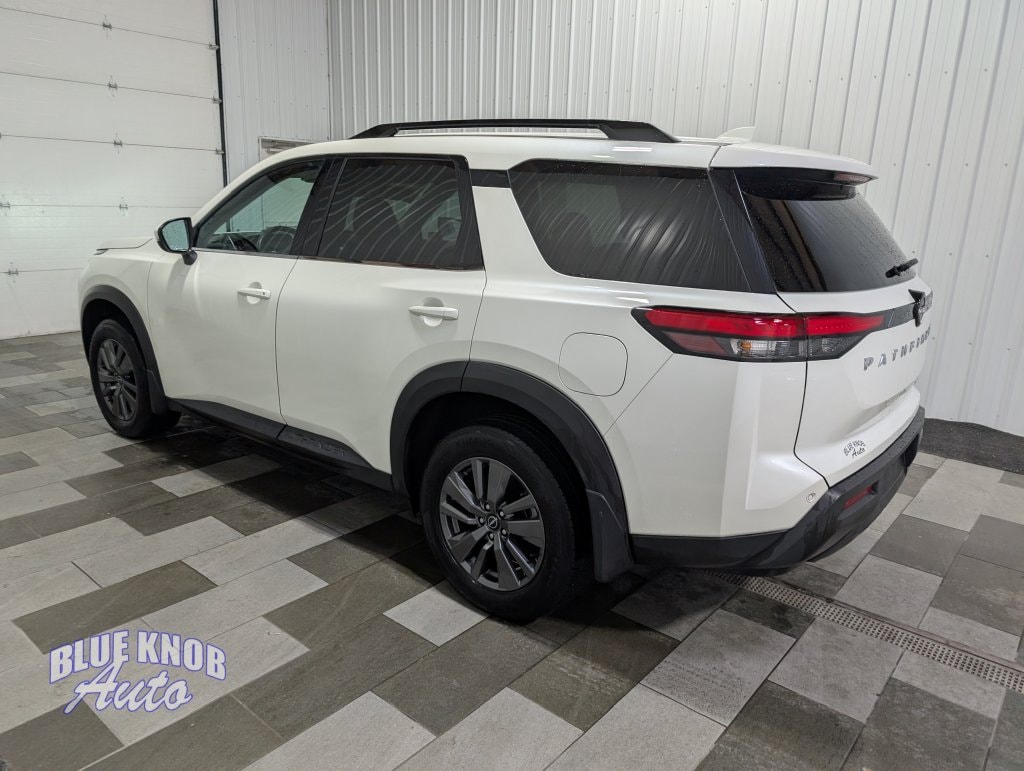 Used 2024 Nissan Pathfinder SV SUV