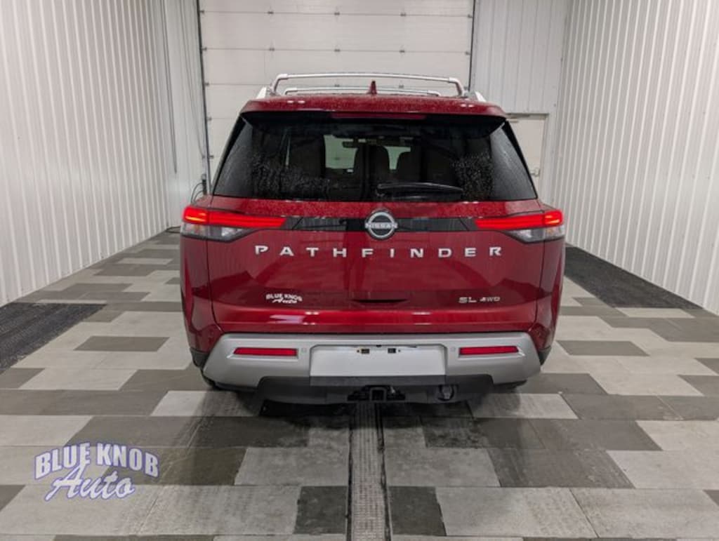 Used 2023 Nissan Pathfinder SL SUV