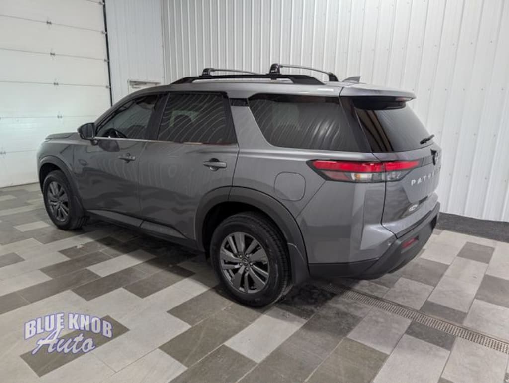 Used 2025 Nissan Pathfinder SV SUV