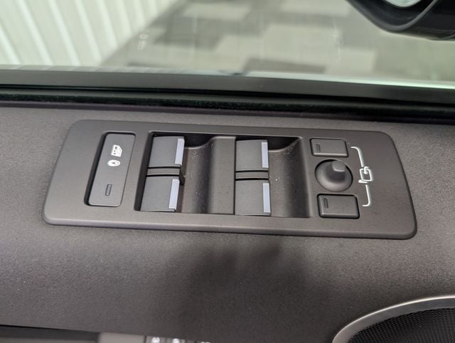 2025 Land Rover Discovery S - Photo 15