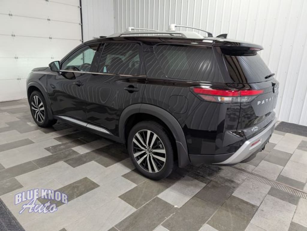 Used 2025 Nissan Pathfinder Platinum SUV