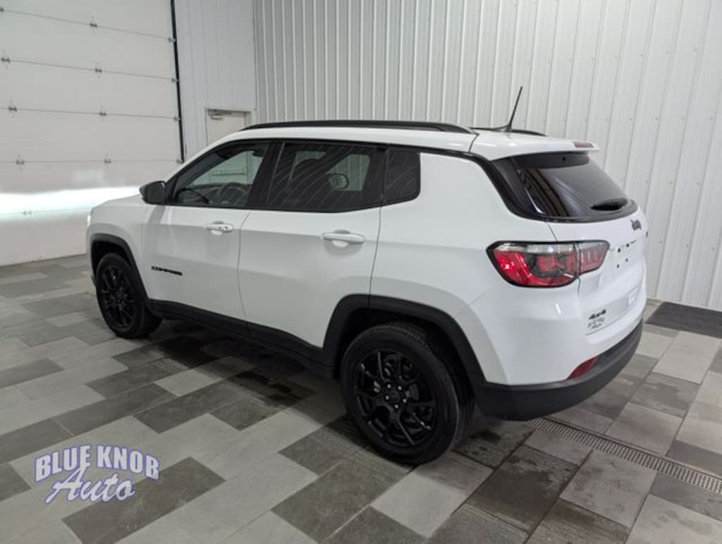 Used 2025 Jeep Compass Latitude SUV