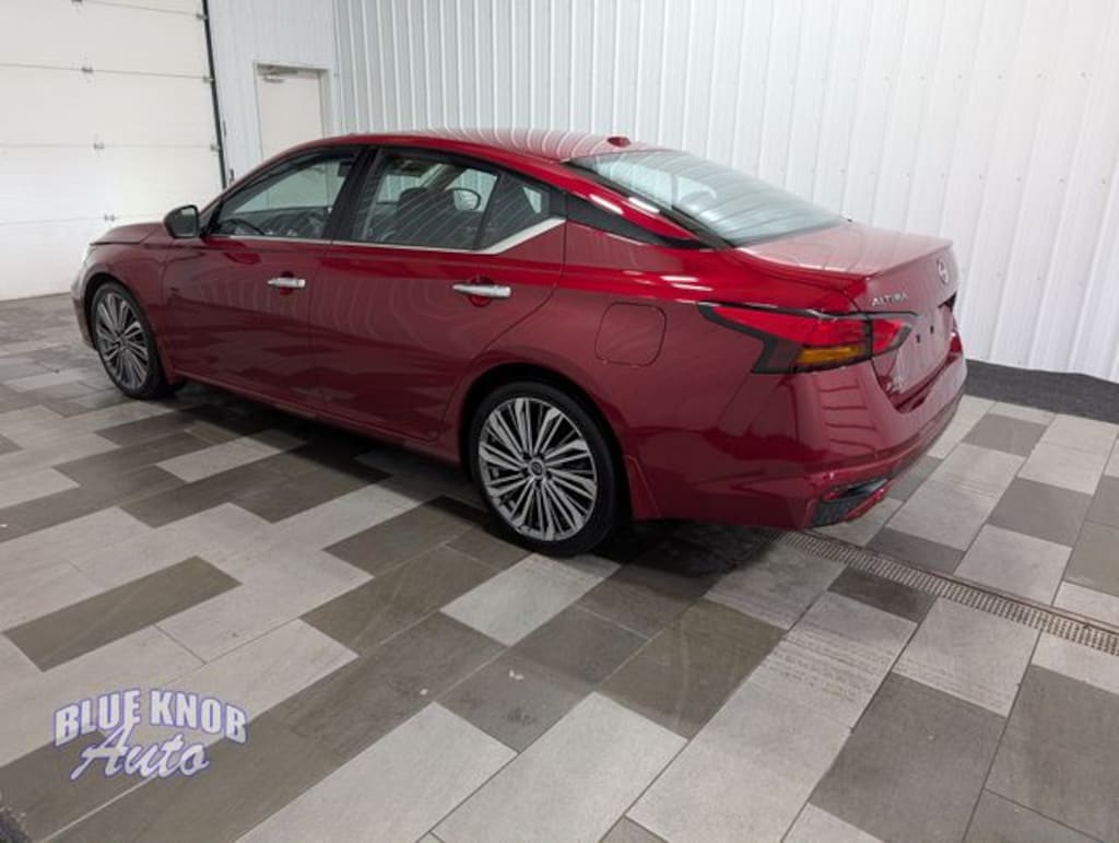 Used 2025 Nissan Altima 2.5 SL Sedan