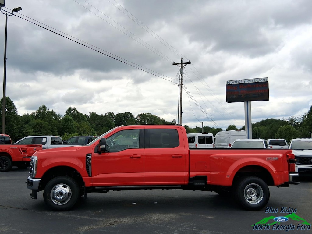 New 2025 Ford Super Duty F-350 DRW LARIAT 4WD Crew Cab 8 Box w/6.7L Diesel Crew Cab Pickup