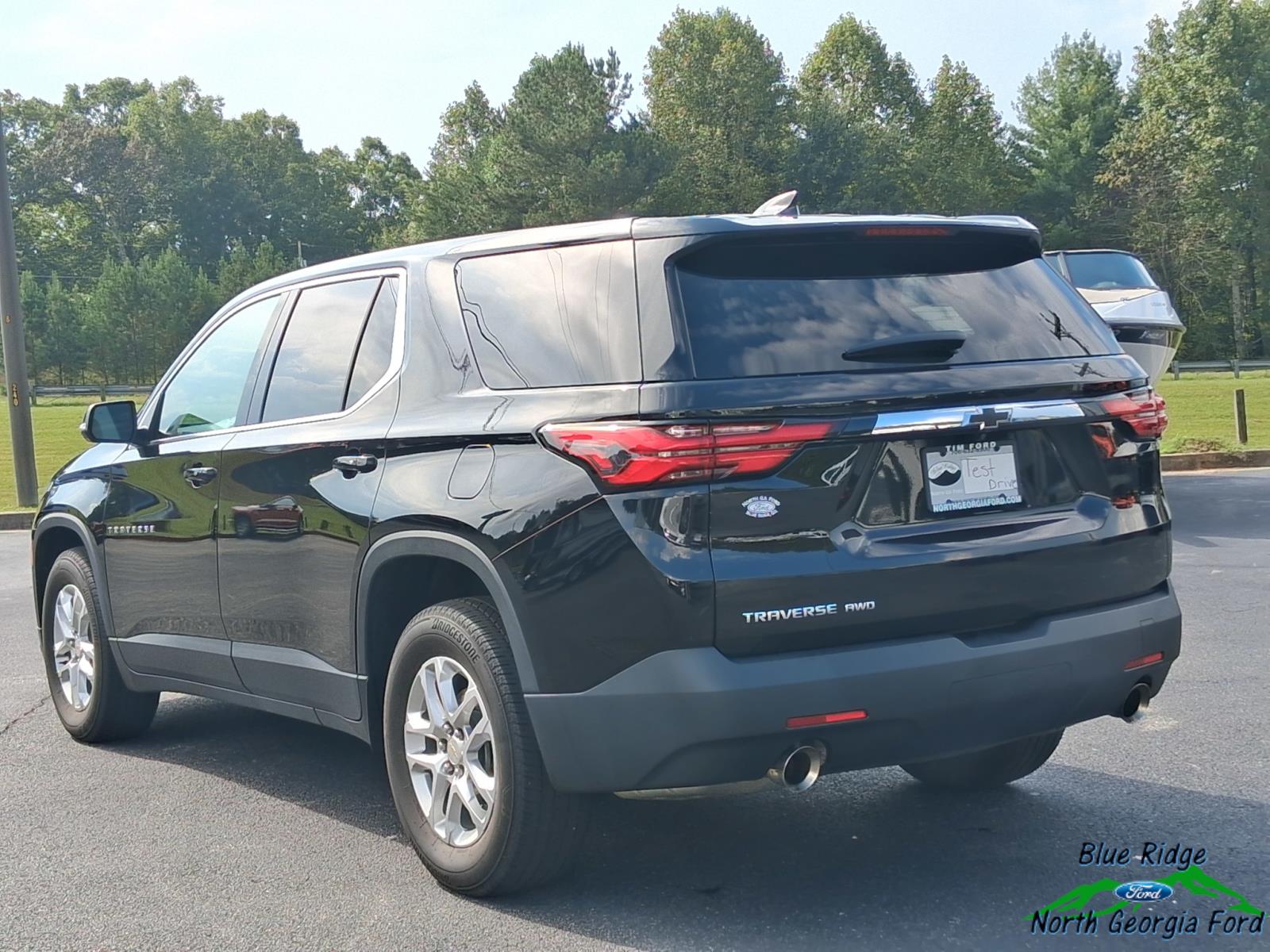 2023 Chevrolet Traverse LS photo 3