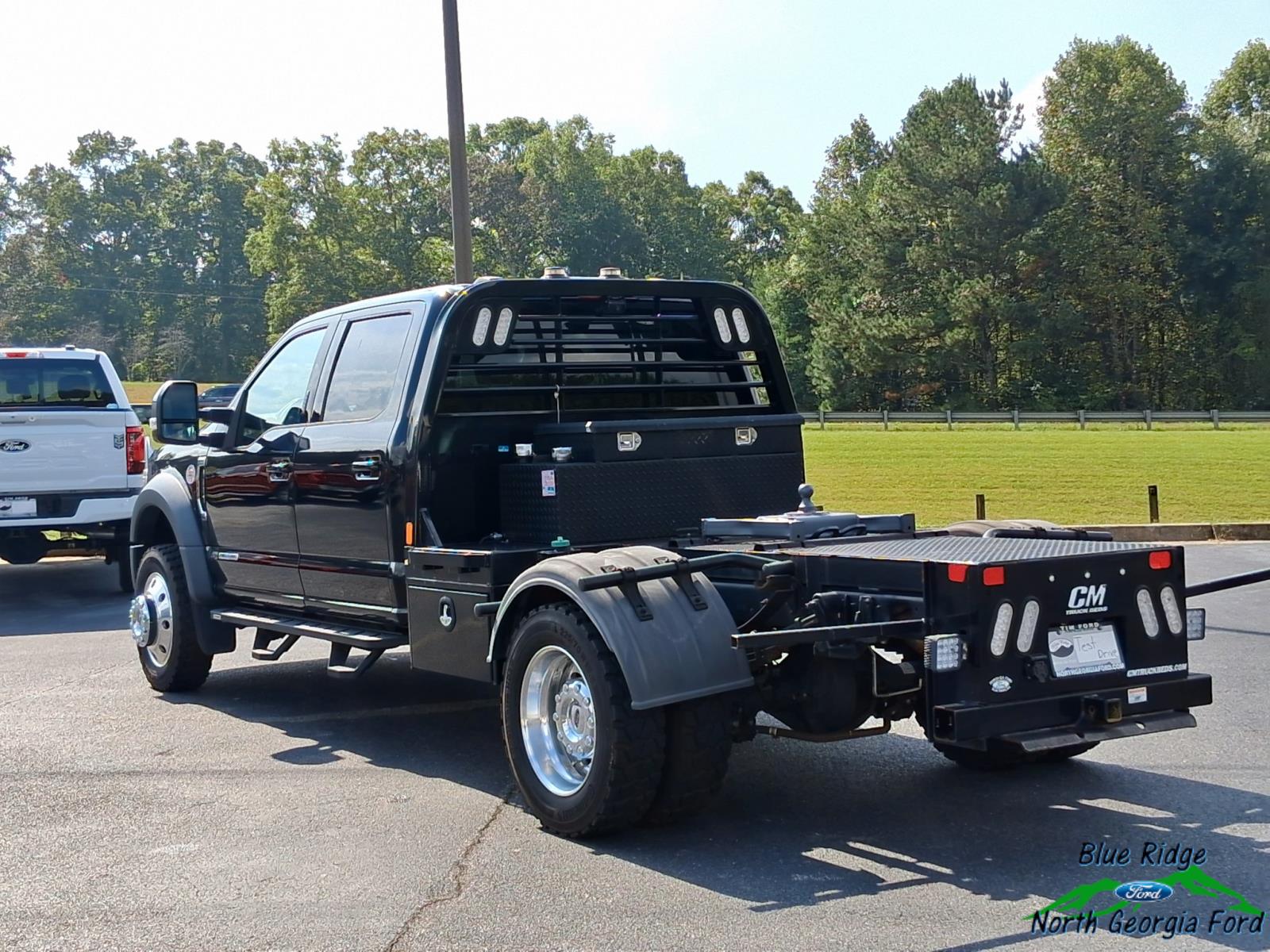 2022 Ford F-550 Lariat photo 3