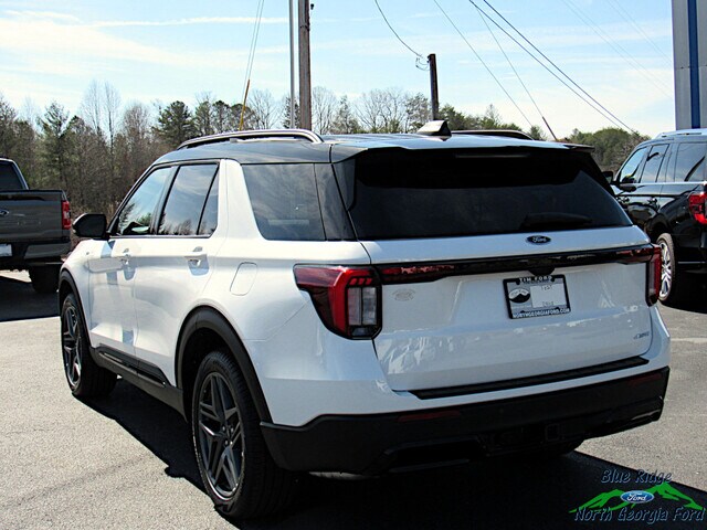 2025 Ford Explorer ST-Line photo 3