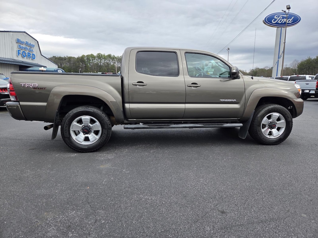 Used 2013 Toyota Tacoma 2WD Double Cab V6 AT PreRunner (Natl) Crew Cab Pickup
