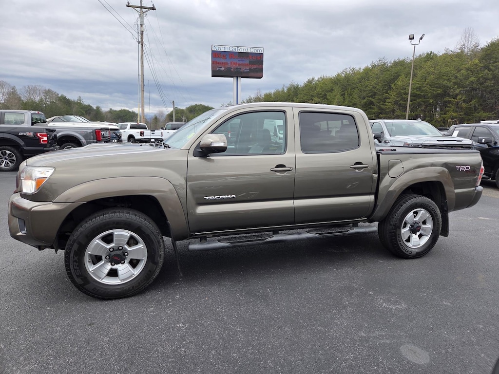 Used 2013 Toyota Tacoma 2WD Double Cab V6 AT PreRunner (Natl) Crew Cab Pickup