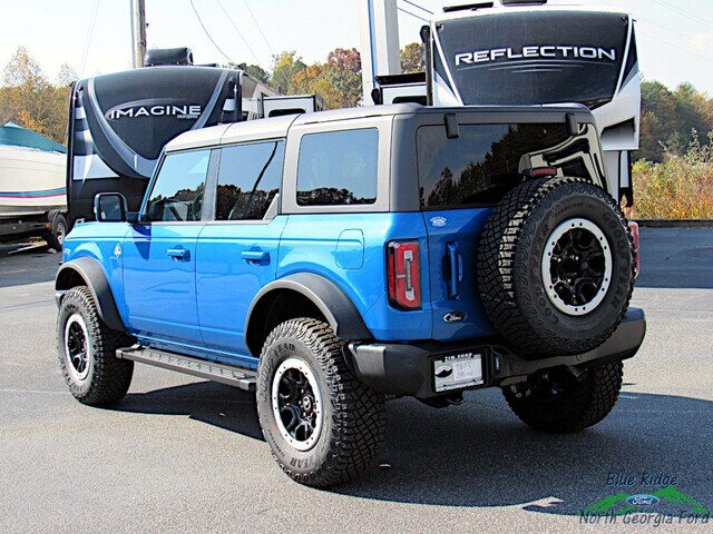 2024 Ford Bronco Outer Banks photo 3