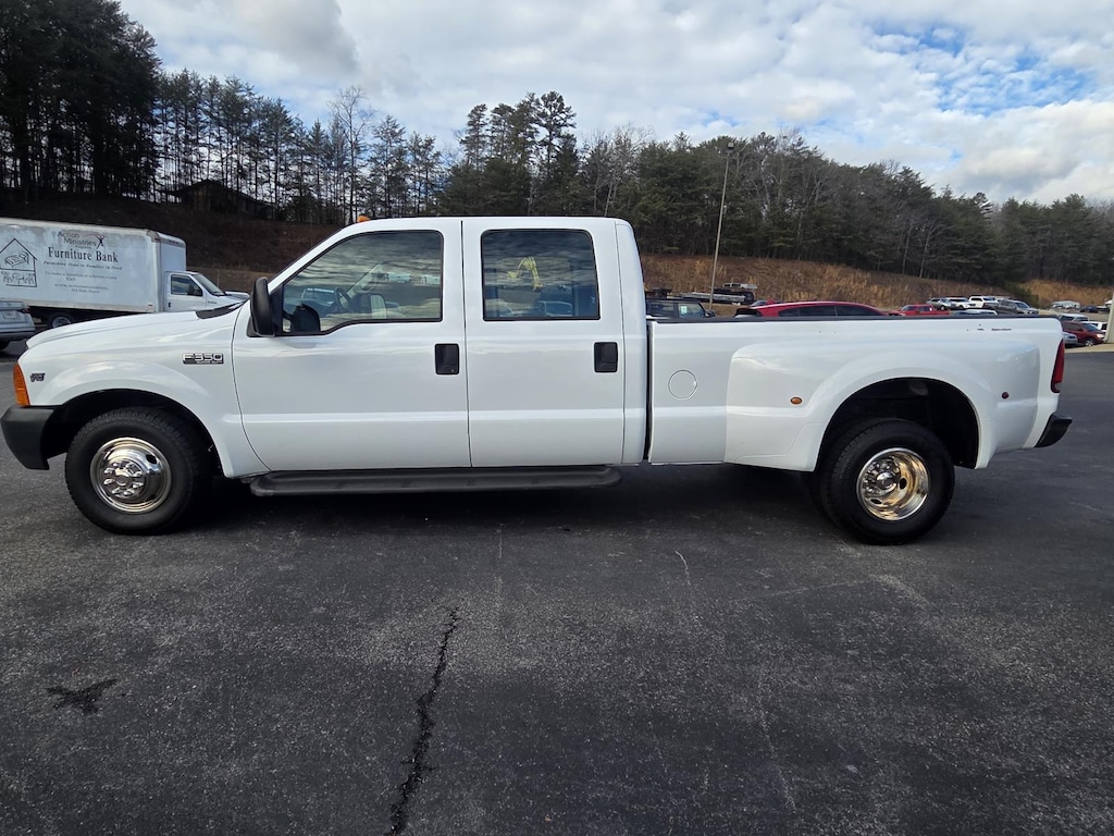 Used 2001 Ford Super Duty F-350 DRW XL Crew Cab Pickup - Short Bed