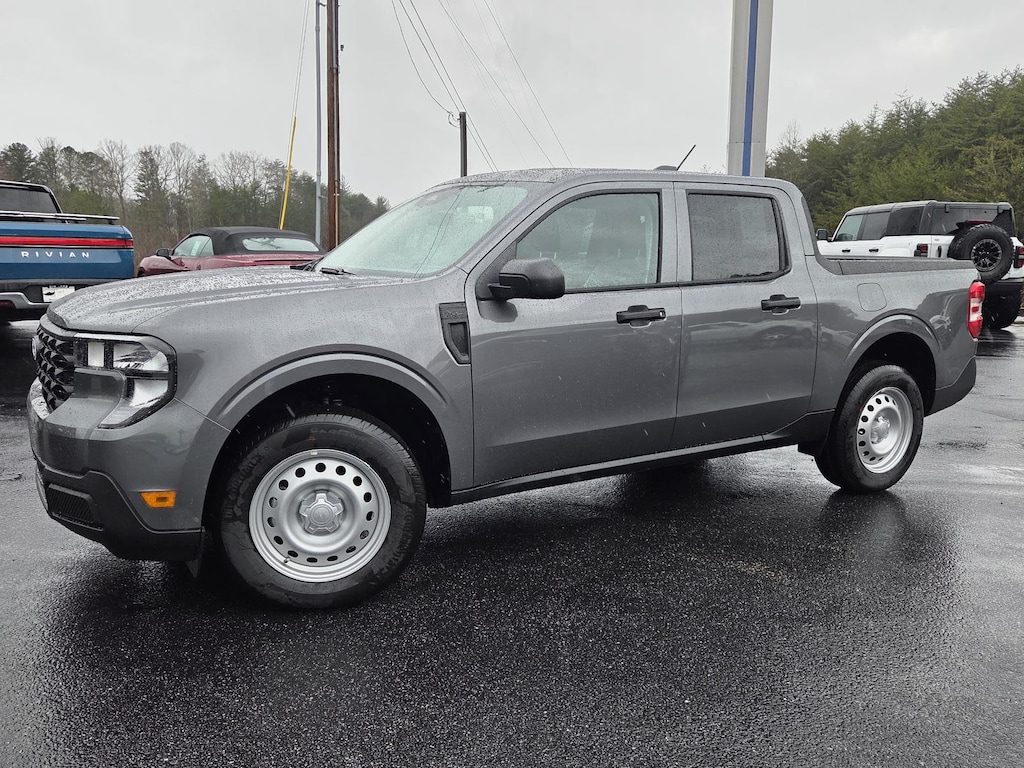 New 2026 Ford Maverick XL Crew Cab Pickup