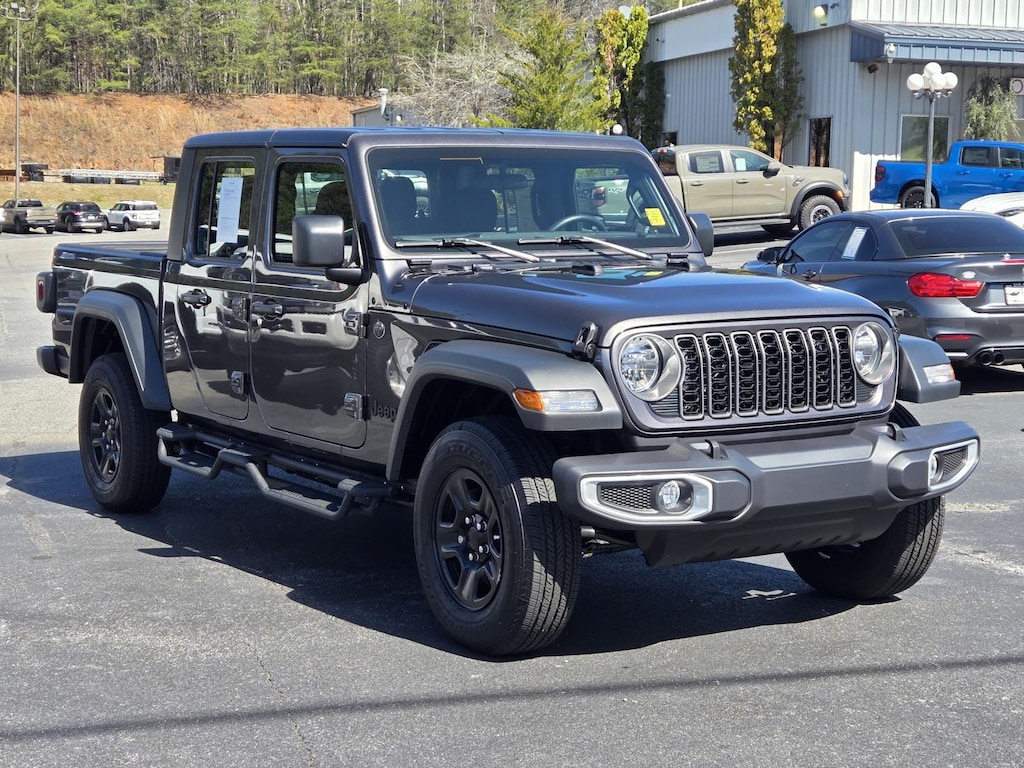 Used 2025 Jeep Gladiator Sport 4x4 Crew Cab Pickup