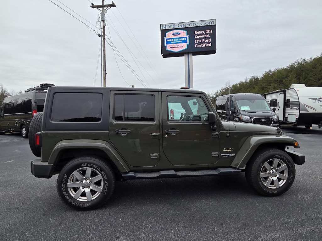 Used 2015 Jeep Wrangler Unlimited 4WD Sahara Sport Utility