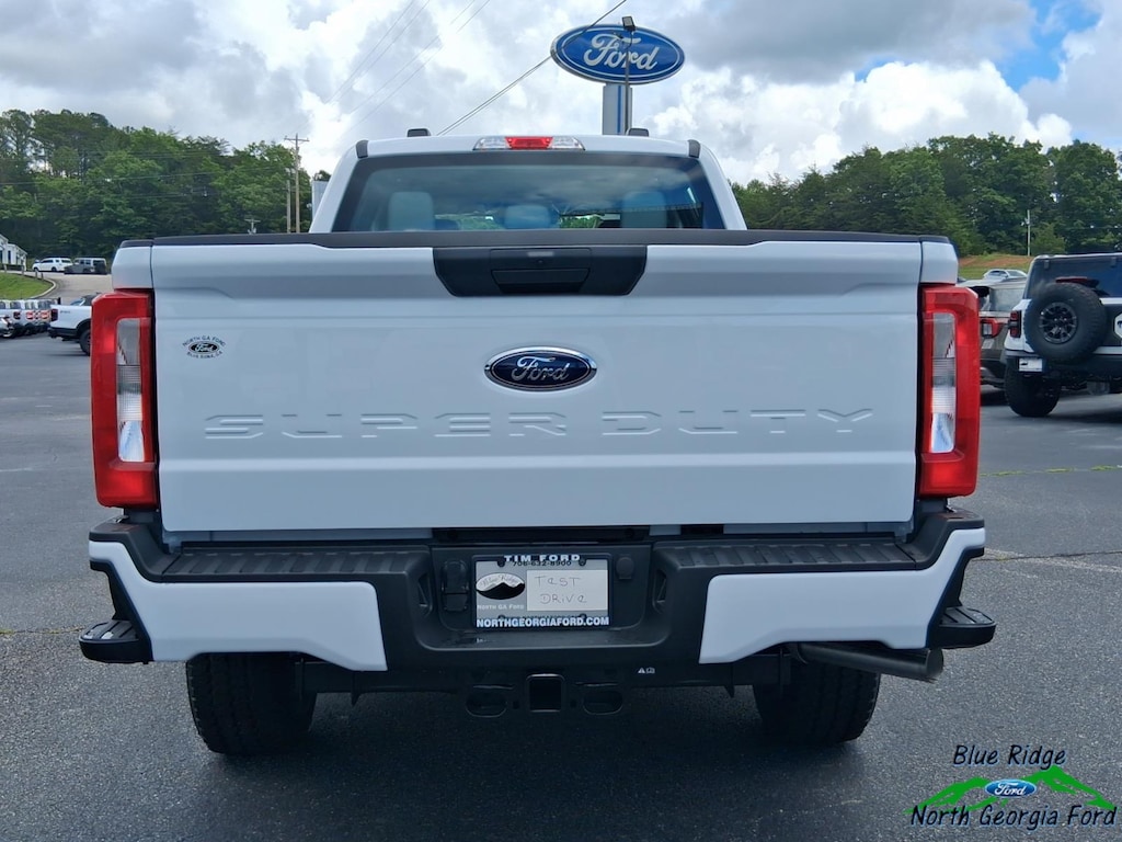 New 2026 Ford Super Duty F-350 SRW XL 4WD Crew Cab 6.75 Box 7.3 gas Crew Cab Pickup