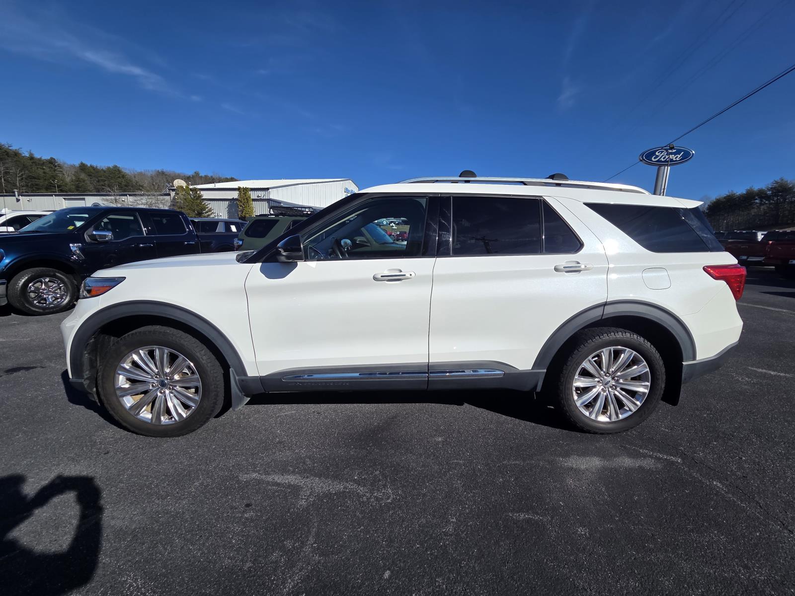 2020 Ford Explorer Limited's photo