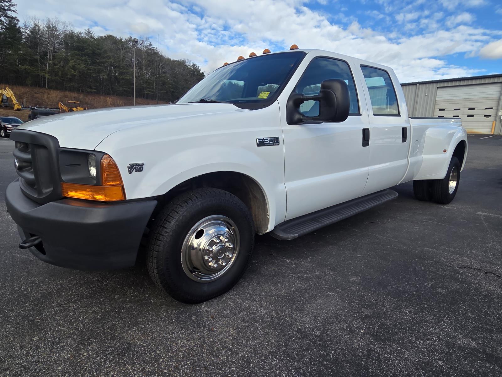 2001 Ford F-350 Super Duty XL's photo