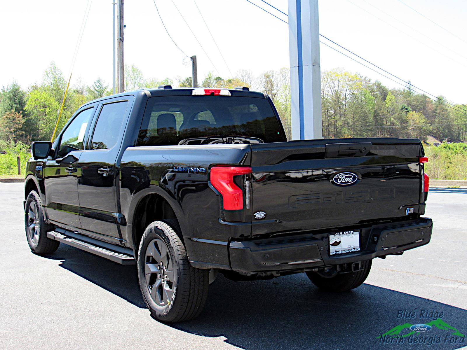 2025 Ford F-150 Lightning photo 3