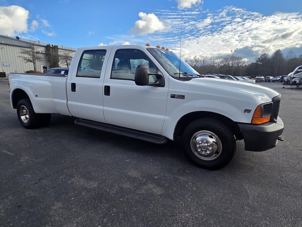 Used 2001 Ford Super Duty F-350 DRW XL Crew Cab Pickup - Short Bed