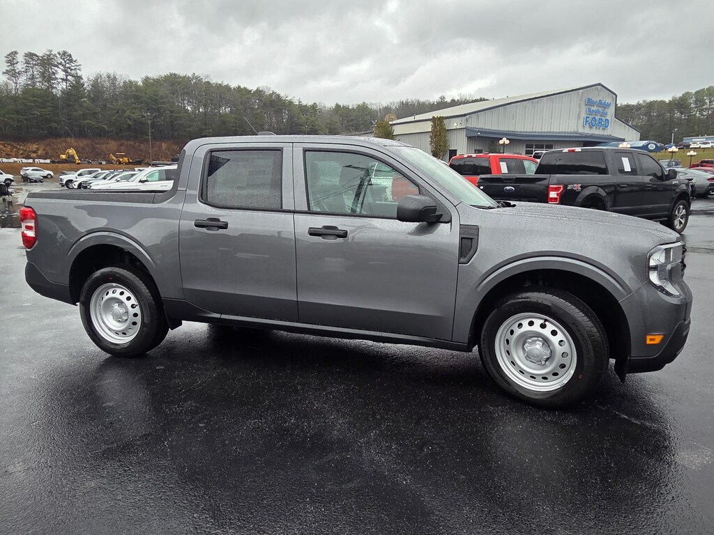 New 2026 Ford Maverick XL Crew Cab Pickup