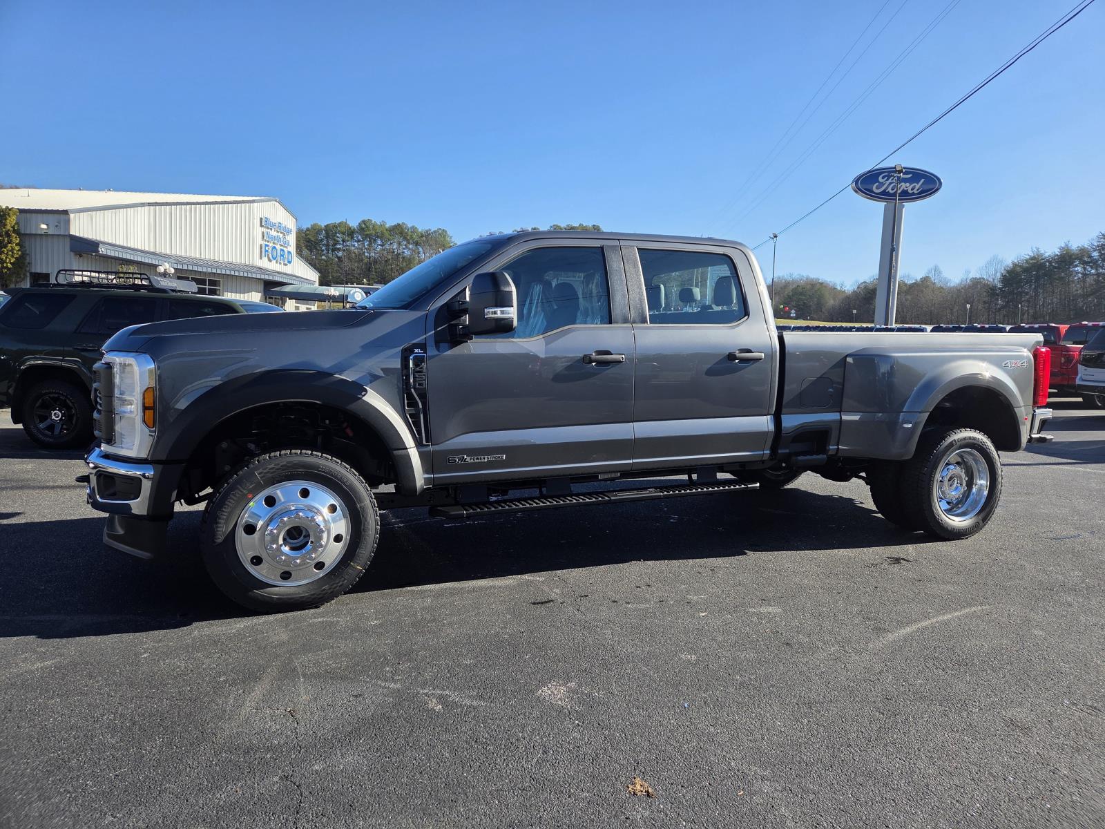 2026 Ford F-450 Super Duty XL's photo