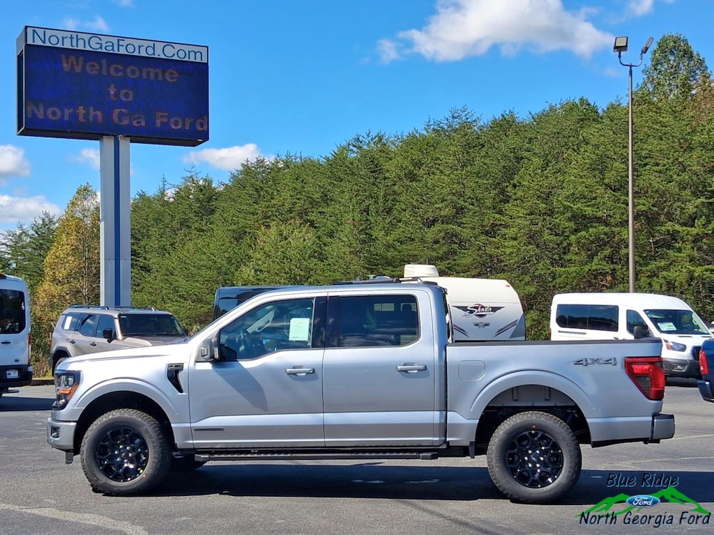 New 2025 Ford F-150 XLT 4WD SuperCrew 5.5 Box w 3.5L  EcoBoost Crew Cab Pickup